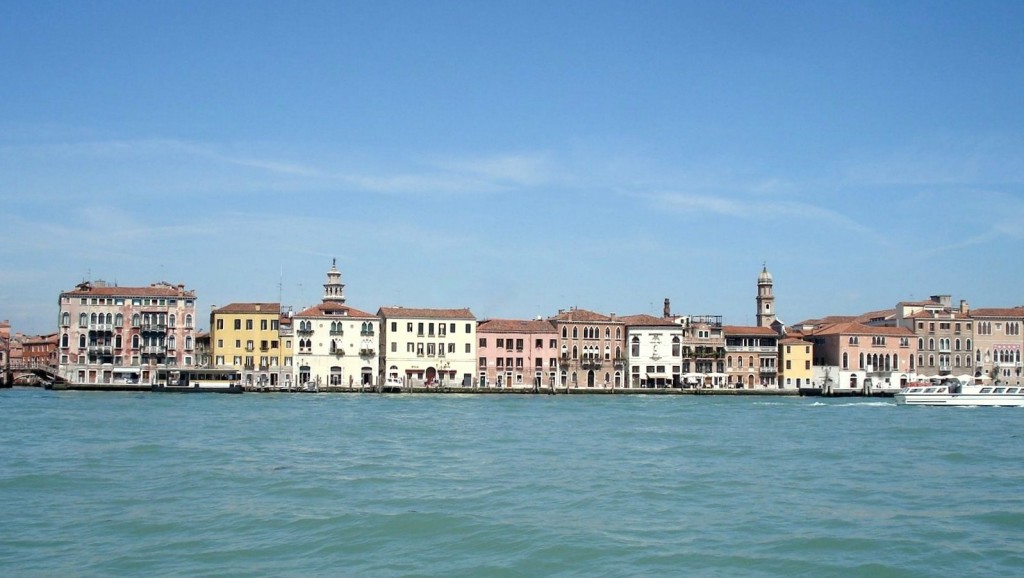 Canaux de Venise sous le soleil