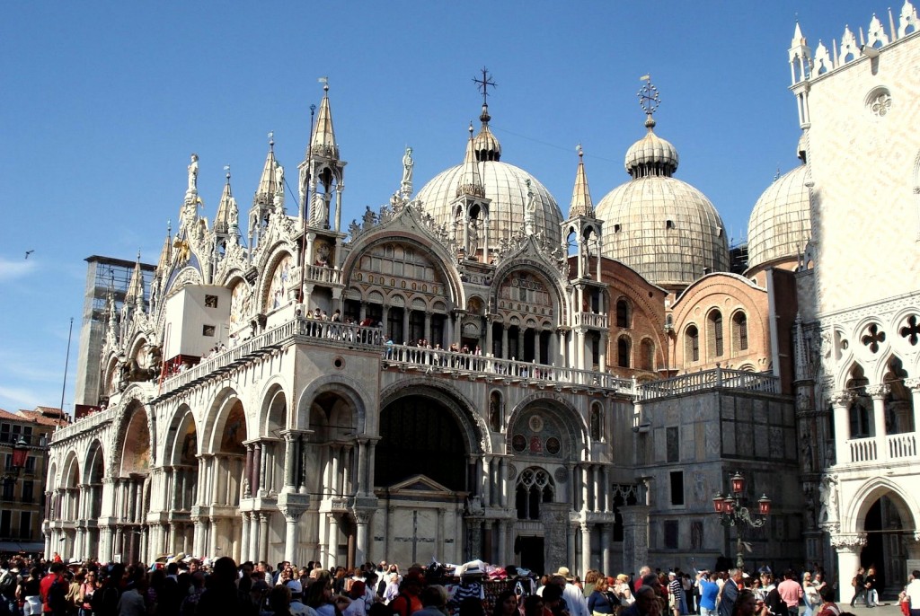 Venise et l'église Saint-Marc sous le soleil