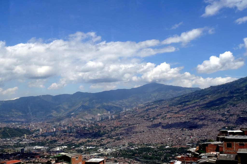 la ville et les collines de Medellin Antioquia Colombie