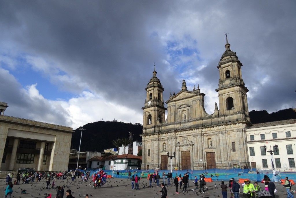 Bogota es bella - Place Bolivar en Colombie