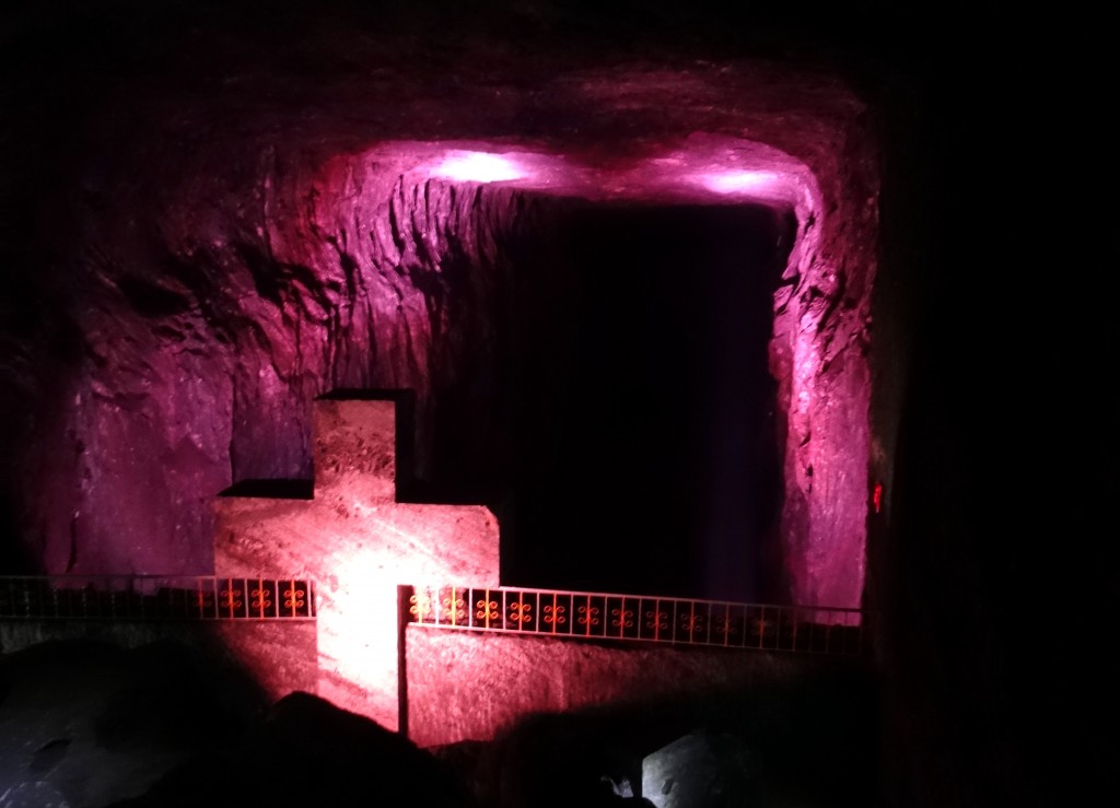 Chemin de croix dans la Cathédrale de Sel de Zipaquira en Colombie