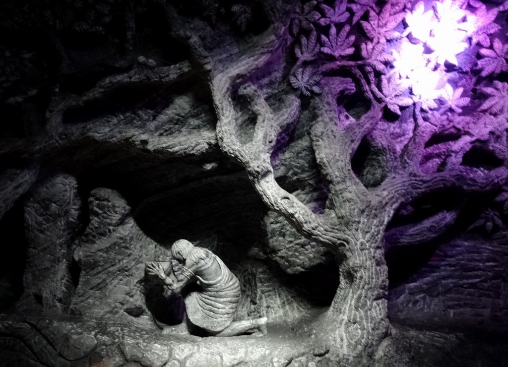 Arbre taillé dans le sel de la Cathédrale de Sel de Zipaquira en Colombie