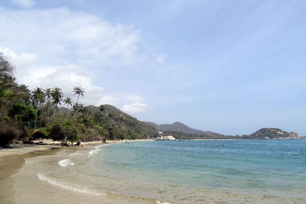 Plage et palmiers à Cabo San Juan Tayrona en Colombie