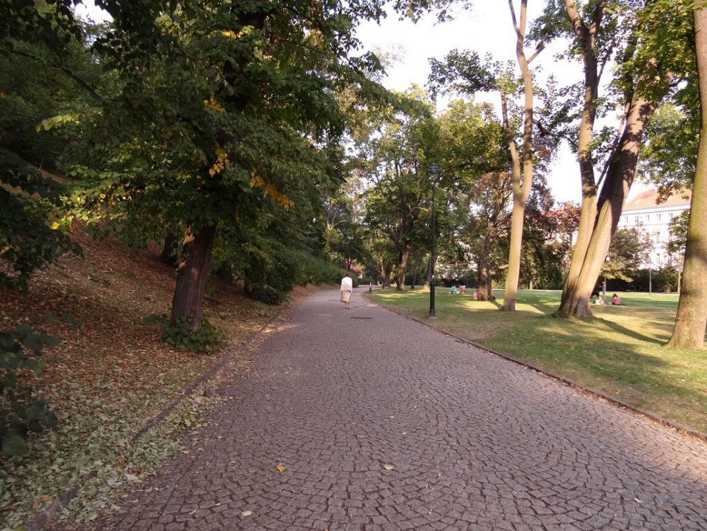 colline-petrin-prague-cookie-et-attila-19