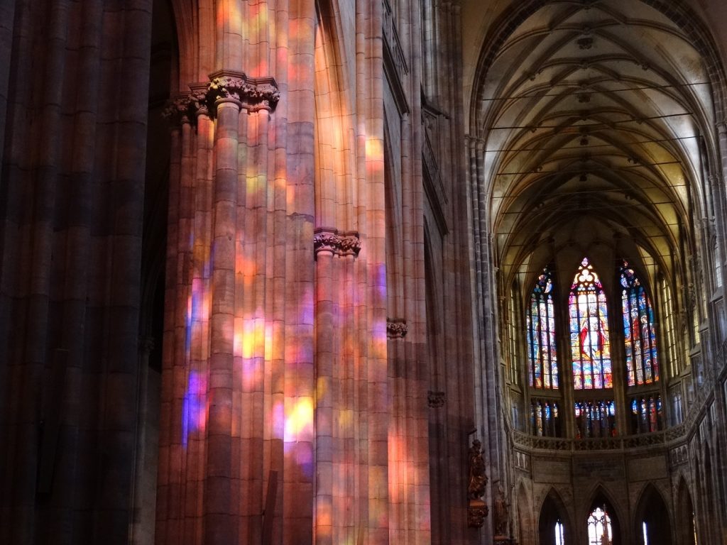 L'intérieur de la cathédrale Saint-Guy dans le château de Prague