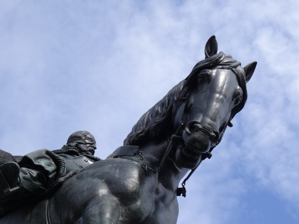 Le mémorial national de Vítkov avec Jan Zizka sur son cheval à Prague