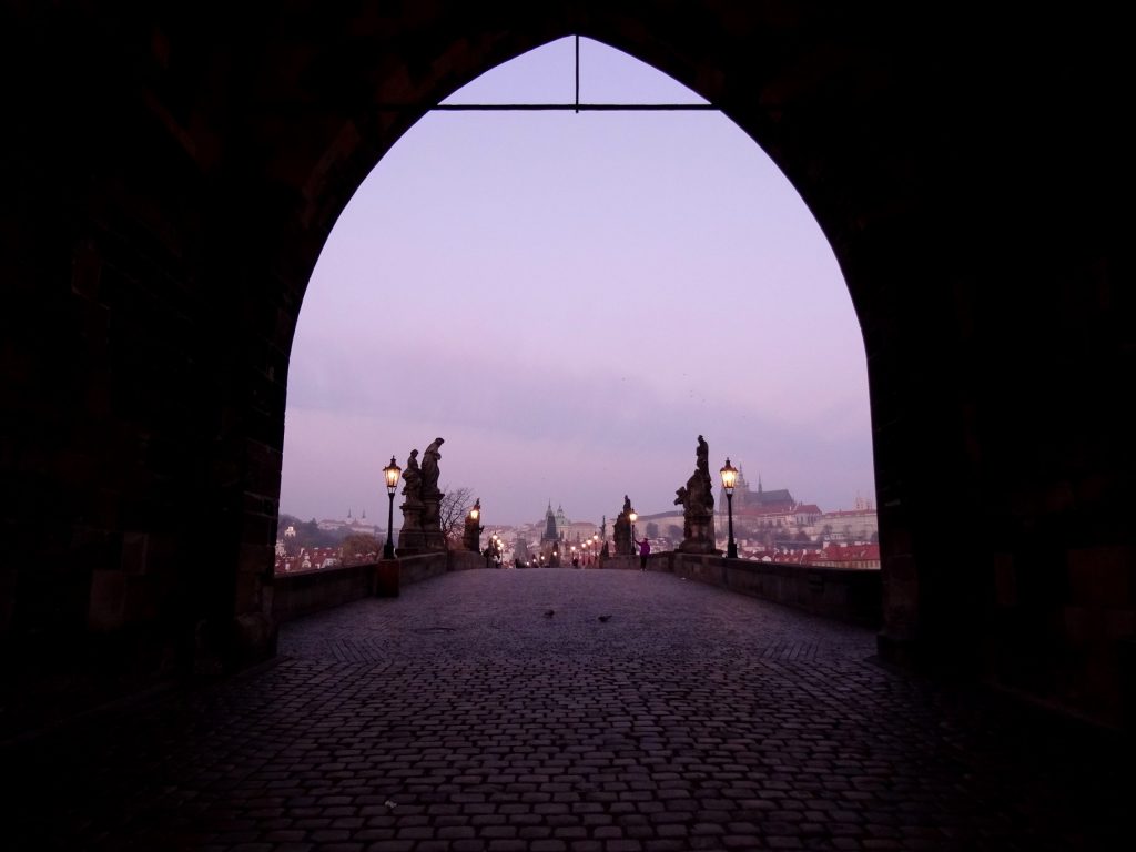 Pont Charles romantique à Prague