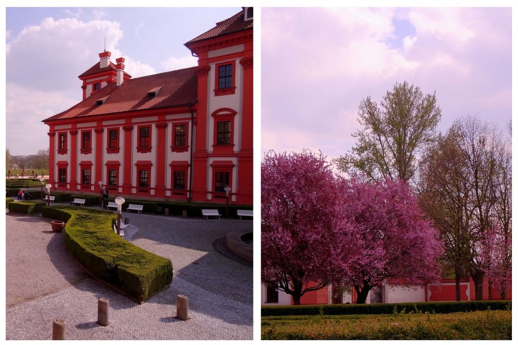 Arbres en fleur et verdure au château Troja à Prague, République Tchèque