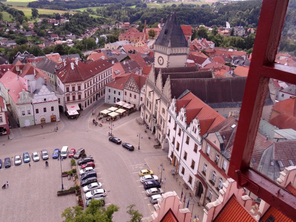 Vue sur la place de Tabor en République Tchèque