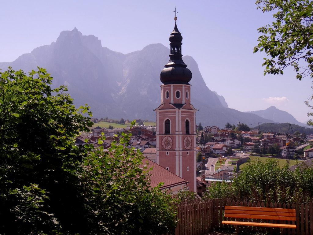 L'église de Kastelruth - Castelrotto dans le Tyrol du Sud