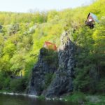 Chalet sur le haut d'un rocher