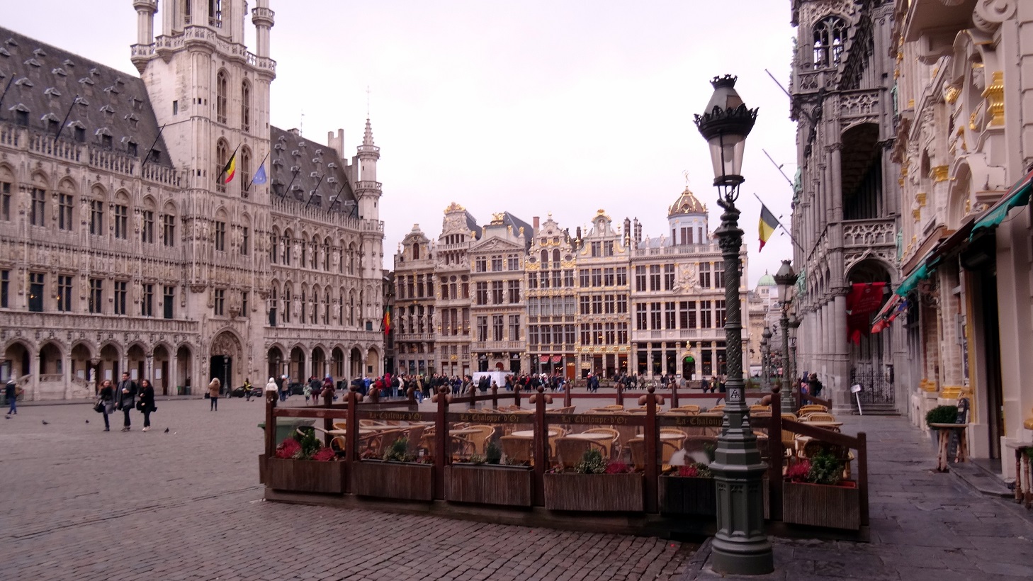 Ciel gris sur la Grand Place de Bruxelles