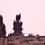 Touristes sur le pont Charles de Prague